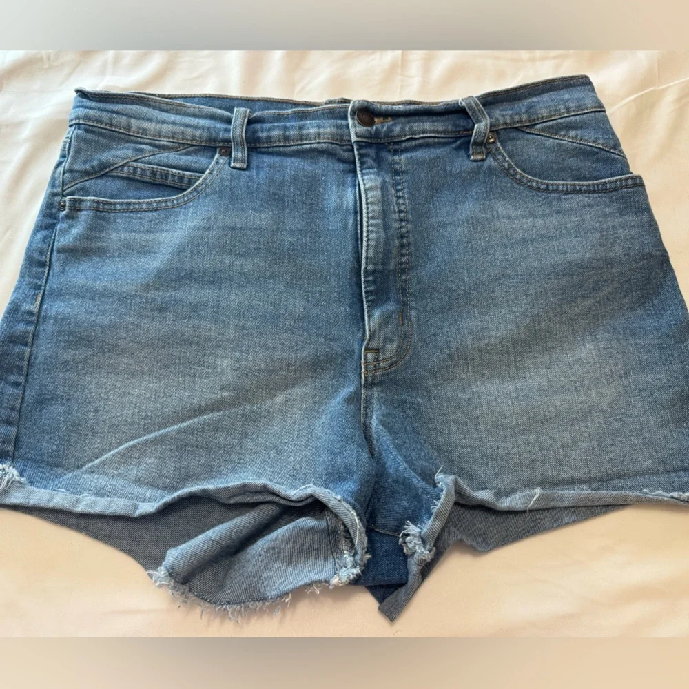 sofia by sofia vergara Light Blue High-Rise Denim Cutoff Shorts
